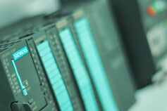 نظام البرمجة SIMATIC S7 PLC - وفقاً للمستوى الأساسي في الإصدار S7-300/400